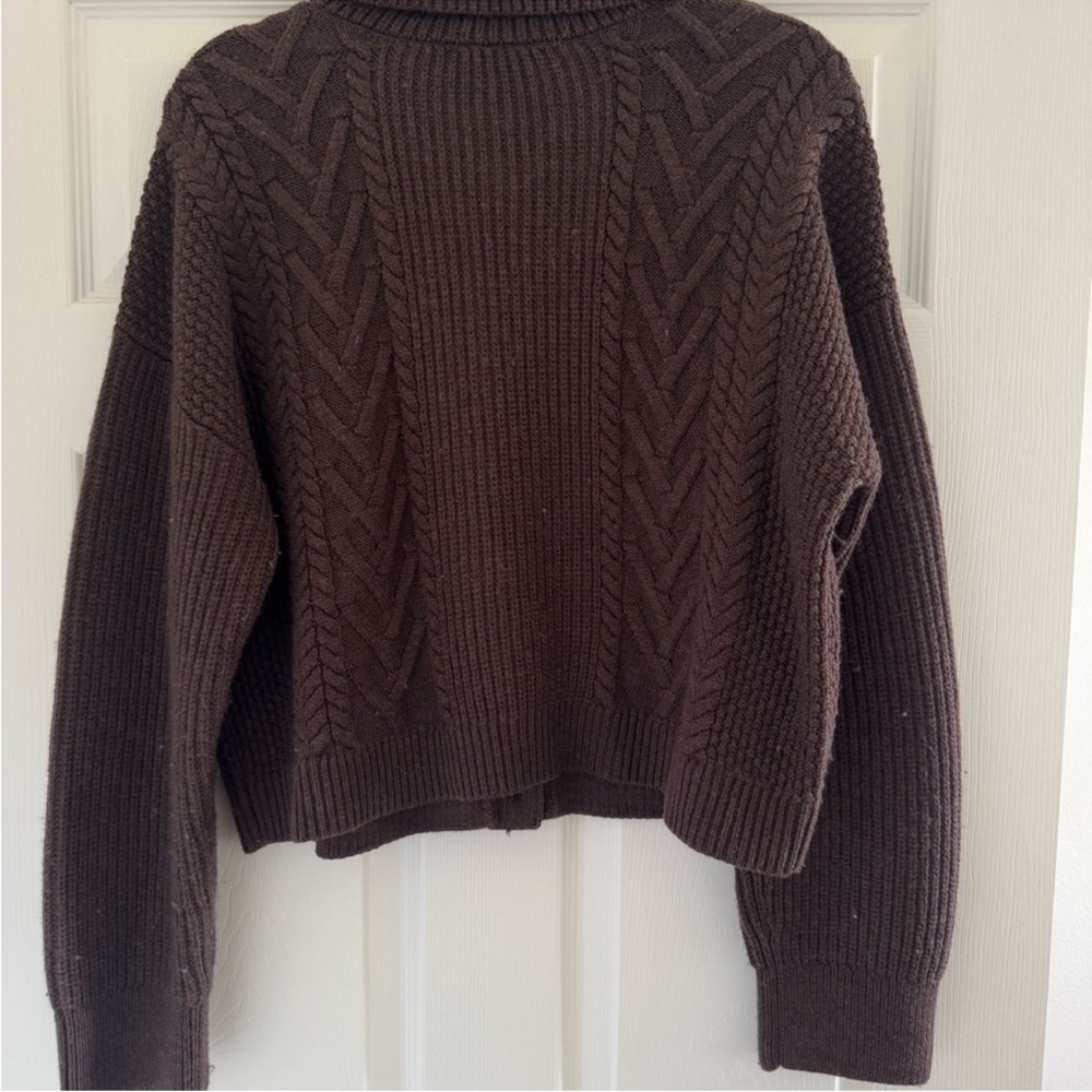 Aritizia Babaton
Emporia Marino Wool Cardigan - Picture 5 of 13